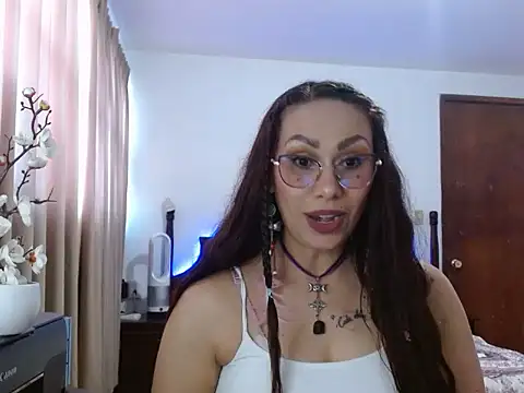 Snapshot of AloLovely_ chatting on 04-01-26, 11:01 AloLovely online show from 04-01-26, 11:01