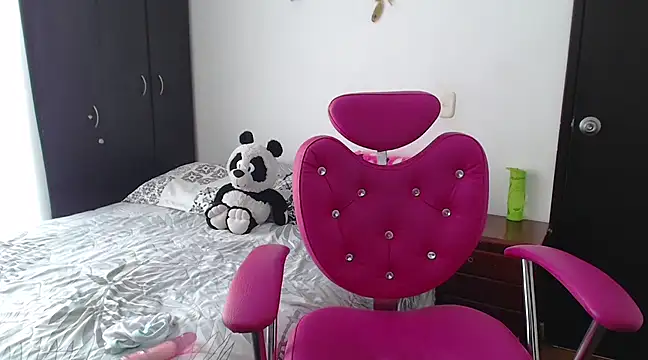 Snapshot of BeautifullPrinsesse chatting on 03-05-25, 05:39 BeautifullPrinsesse online show from 03-05-25, 05:39