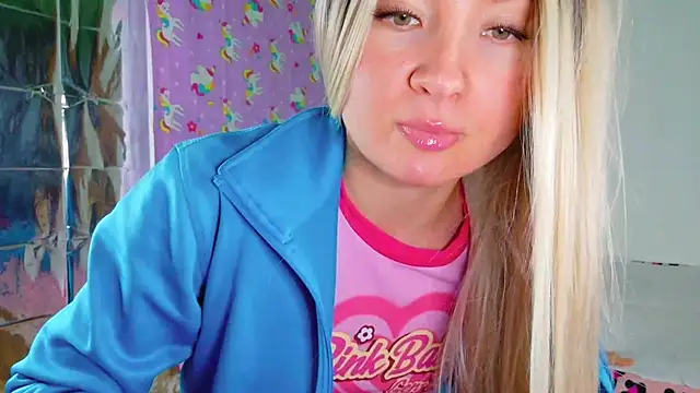 Snapshot of TwerkingCheerleader chatting on 10-19-25, 08:22 TwerkingCheerleader online show from 10-19-25, 08:22