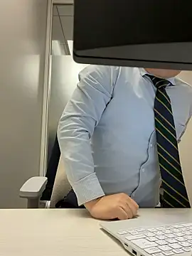 Snapshot of Nobu_469 chatting on 11-17-25, 09:46 Nobu 469 online show from 11-17-25, 09:46