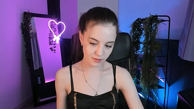 MilaStoyne online show from 02-24-25, 11:30