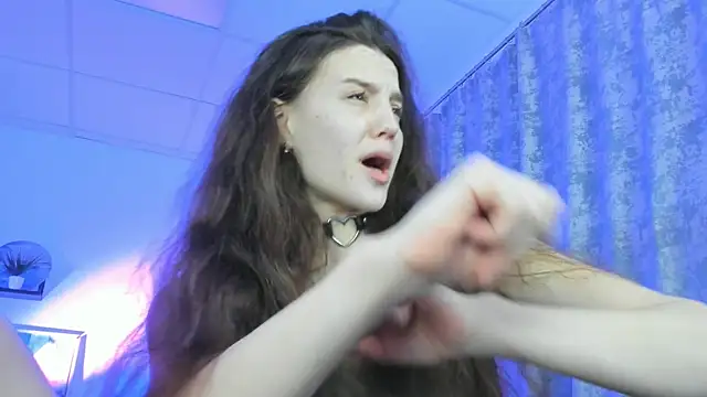 Snapshot of MilaStoyne chatting on 12-19-25, 07:22 MilaStoyne online show from 12-19-25, 07:22