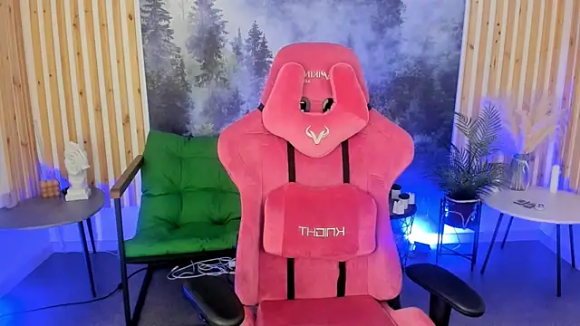 Snapshot of MilaStoyne chatting on 12-03-25, 08:14 MilaStoyne online show from 12-03-25, 08:14