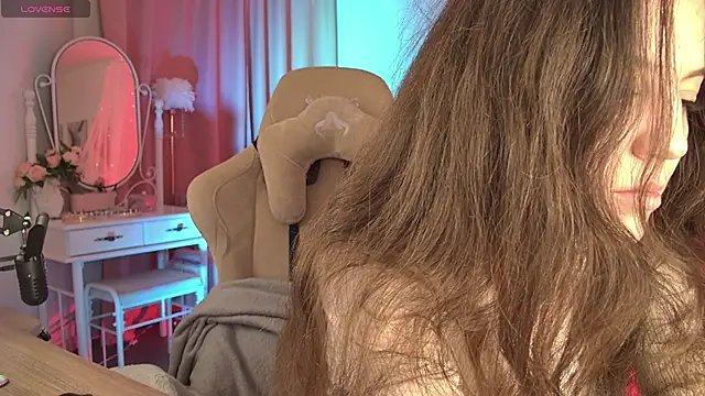 Snapshot of MilaStoyne chatting on 11-27-25, 06:58 MilaStoyne online show from 11-27-25, 06:58