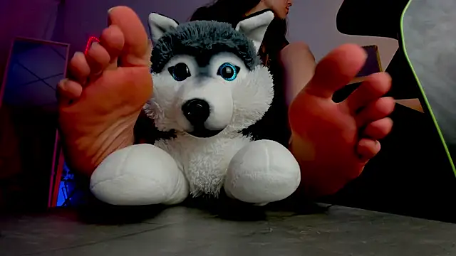 Snapshot of MilaStoyne chatting on 11-21-25, 07:18 MilaStoyne online show from 11-21-25, 07:18