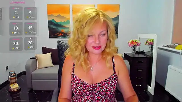 Snapshot of Mira_Whites chatting on 06-29-26, 11:54 Mira Whites online show from 06-29-26, 11:54