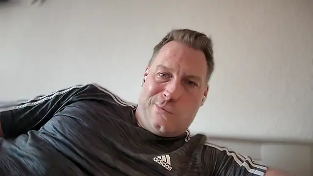Snapshot of Christian87xxx chatting on 03-22-26, 04:19 Christian87xxx online show from 03-22-26, 04:19