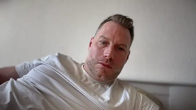 Snapshot of Christian87xxx chatting on 04-03-26, 06:20 Christian87xxx online show from 04-03-26, 06:20