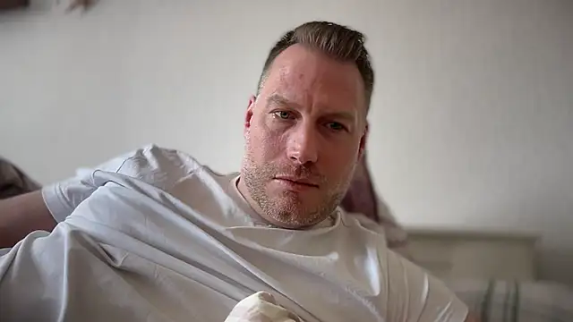 Snapshot of Christian87xxx chatting on 04-02-26, 03:08 Christian87xxx online show from 04-02-26, 03:08