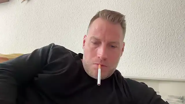 Snapshot of Christian87xxx chatting on 03-29-26, 11:12 Christian87xxx online show from 03-29-26, 11:12