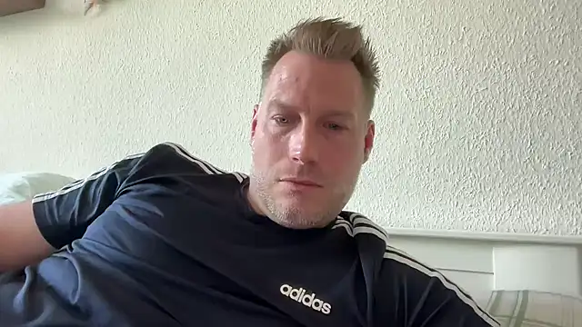 Snapshot of Christian87xxx chatting on 05-03-26, 10:53 Christian87xxx online show from 05-03-26, 10:53