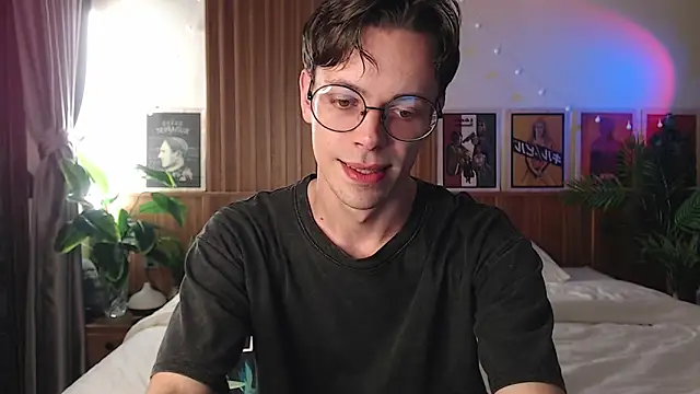 Snapshot of William_Henry_ chatting on 02-07-26, 01:52 William Henry online show from 02-07-26, 01:52