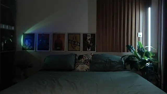 William Henry  online show from 04-11-26, 02:43