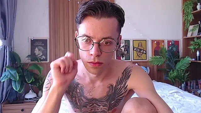 Snapshot of William_Henry_ chatting on 02-21-26, 06:26 William Henry online show from 02-21-26, 06:26