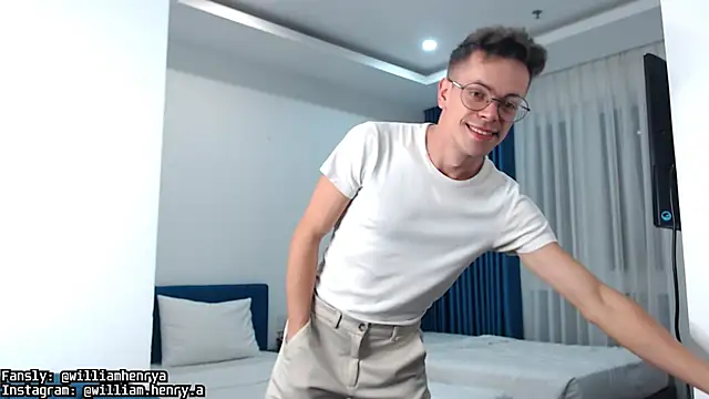 Snapshot of William_Henry_ chatting on 02-11-25, 11:42 William Henry online show from 02-11-25, 11:42