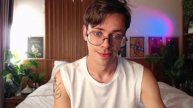 Snapshot of William_Henry_ chatting on 02-06-26, 01:07 William Henry online show from 02-06-26, 01:07