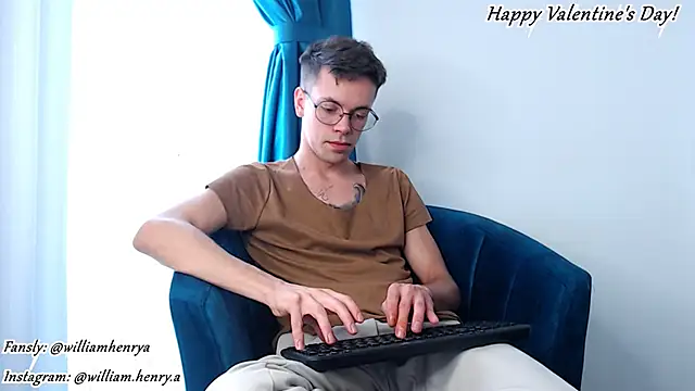 Snapshot of William_Henry_ chatting on 02-14-25, 06:56 William Henry online show from 02-14-25, 06:56