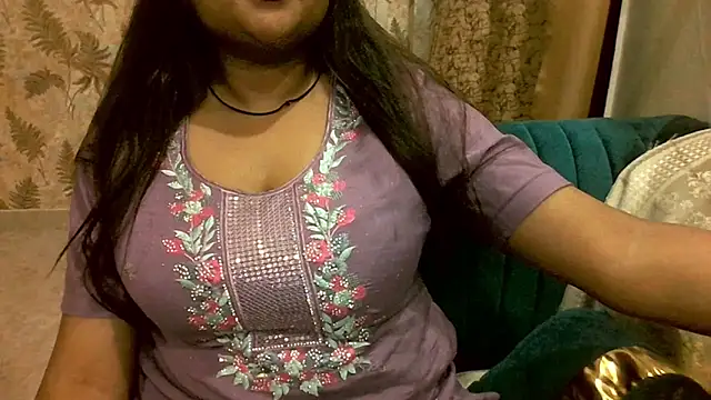 Snapshot of Kannu- chatting on 05-14-26, 04:15 Kannu- online show from 05-14-26, 04:15