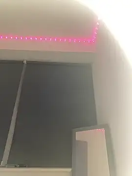 DaniJohnson online show from 02-11-25, 05:18