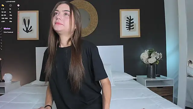 AlannaRussell  online show from 11-09-25, 08:02