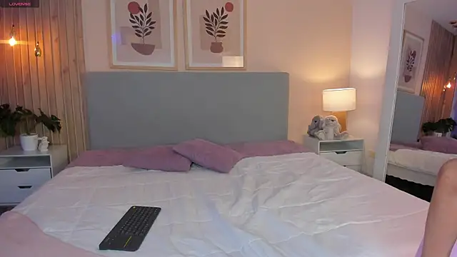 AlannaRussell  online show from 03-28-26, 08:10