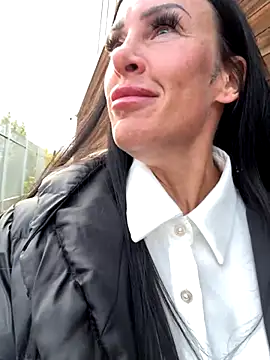 Snapshot of goddess-harper chatting on 10-22-25, 12:37 goddess-harper online show from 10-22-25, 12:37