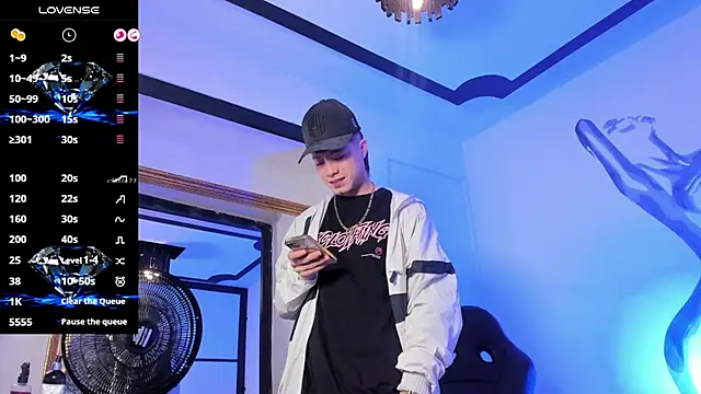 marcuscollins1  online show from 09-10-25, 12:37