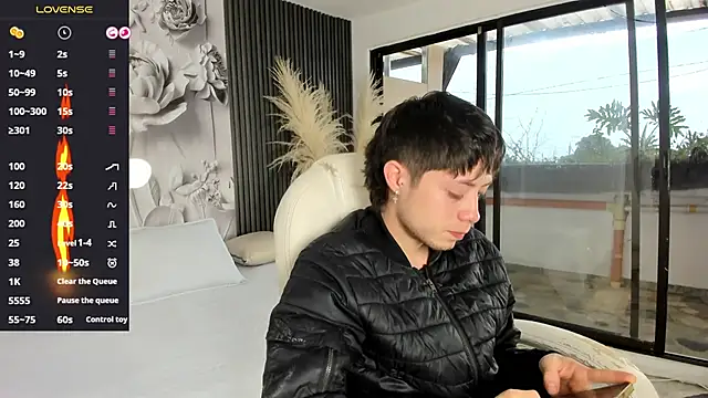 marcuscollins1  online show from 02-10-26, 12:37