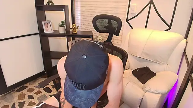 marcuscollins1  online show from 03-22-25, 05:20