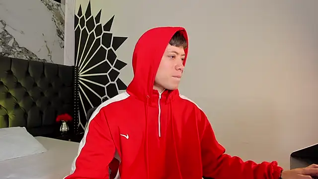 marcuscollins1  online show from 04-07-26, 01:35