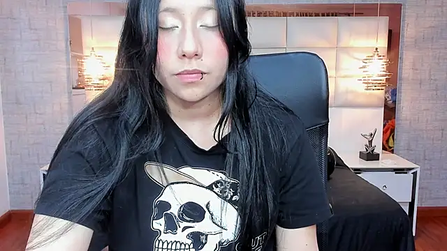 Nohemi louse online show from 11-15-25, 06:56