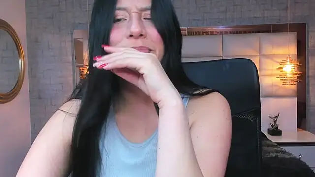 Nohemi louse online show from 11-22-25, 07:13