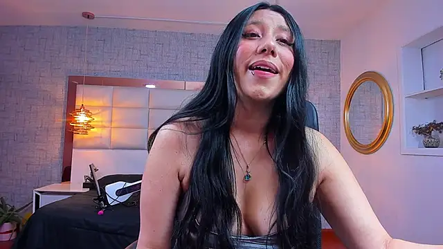 Snapshot of Nohemi_louse chatting on 04-26-26, 07:11 Nohemi louse online show from 04-26-26, 07:11