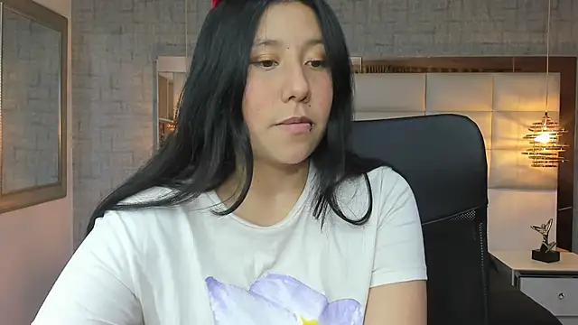 Nohemi louse online show from 10-13-25, 06:53