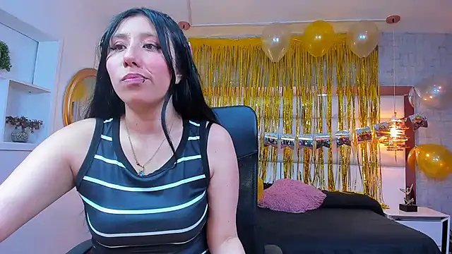 Snapshot of Nohemi_louse chatting on 04-30-26, 08:57 Nohemi louse online show from 04-30-26, 08:57