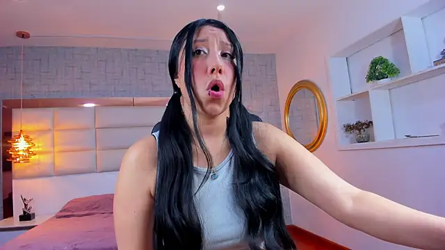 Nohemi louse online show from 07-05-26, 07:43