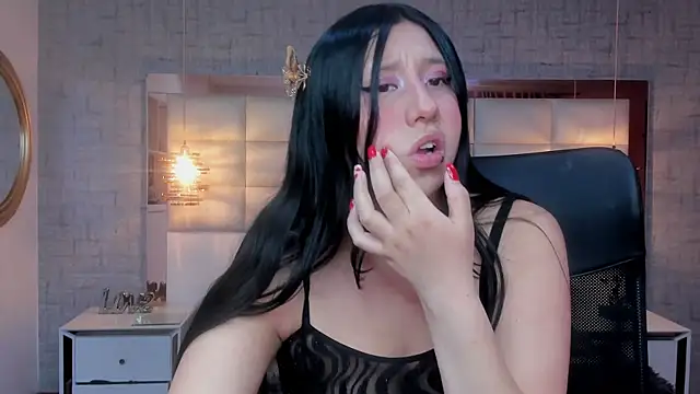 Nohemi louse online show from 11-26-25, 07:25