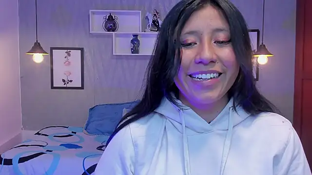 Nohemi louse online show from 02-25-25, 07:49