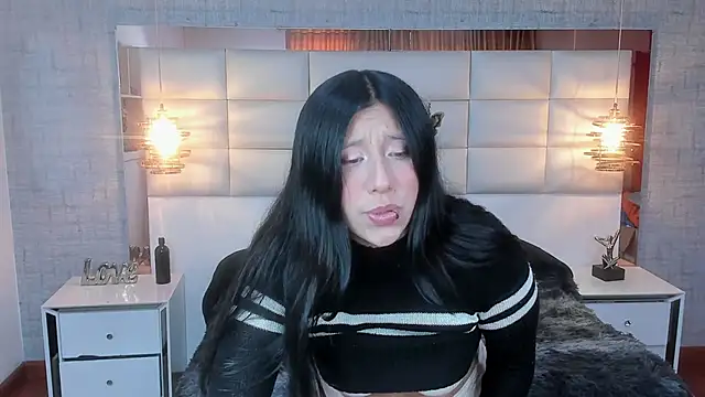 Nohemi louse online show from 11-27-25, 07:03