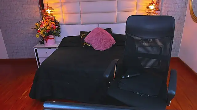 Nohemi louse online show from 03-19-26, 06:41