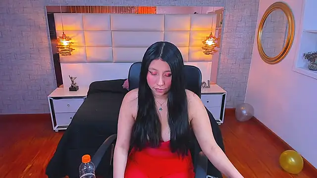 Nohemi louse online show from 04-10-26, 06:48