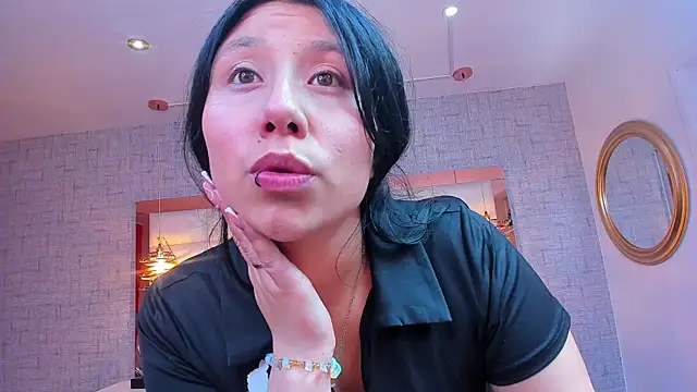 Snapshot of Nohemi_louse chatting on 05-06-26, 07:29 Nohemi louse online show from 05-06-26, 07:29