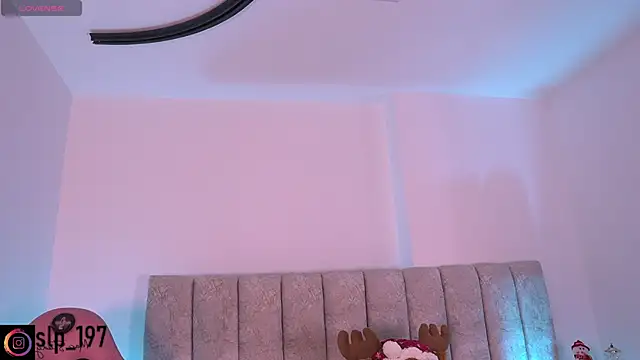 sara lopee1 online show from 12-15-25, 12:00