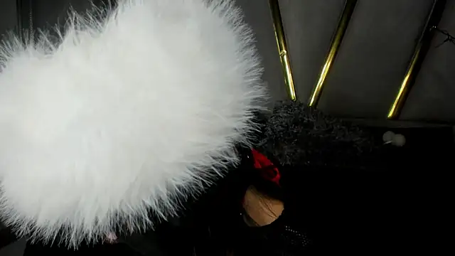 Mara Gonzalez online show from 12-13-25, 08:04