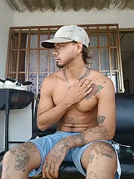 Snapshot of Niick01_ chatting on 07-16-26, 02:36 Niick01 online show from 07-16-26, 02:36