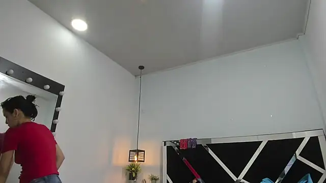 Annyrosee online show from 03-19-25, 07:49