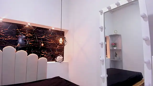 Annyrosee online show from 02-28-26, 01:38