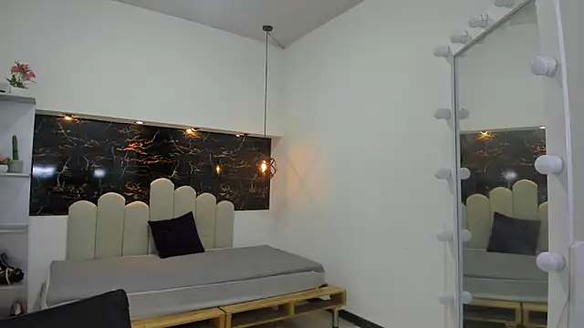 Annyrosee online show from 10-22-25, 08:41