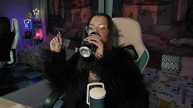 kaisajenner online show from 02-19-25, 04:44