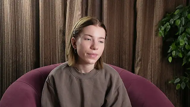 Snapshot of FeliceDendy chatting on 02-04-25, 07:29 FeliceDendy online show from 02-04-25, 07:29